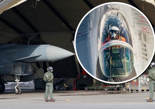 Przechwytuje myśliwce Putina. 