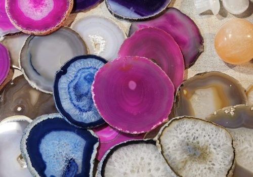 Festiwal Minerałów i Biżuterii Skarby Ziemi w Łodzi – ametysty, skamieniałości i atrakcje dla rodzin