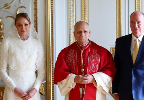 Księżna Charlene cała w bieli na spotkaniu z papieżem Leonem XIV. Jej kreacja nie była przypadkowa