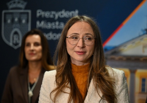 4353 zł bez względu na dochód, przelewy co miesiąc. Wypłaty ruszają 2 kwietnia