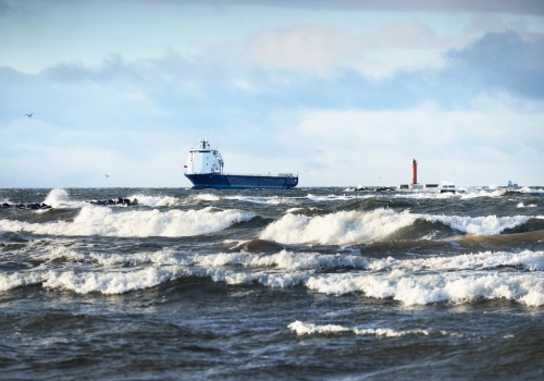 Polscy armatorzy: na problemy z bezpieczeństwem na światowych trasach żeglugowych remedium jest elastyczność