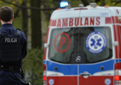 Zaatakował 22-latkę, a potem zranił siebie. Dramat w domu jednorodzinnym w Brzozowie