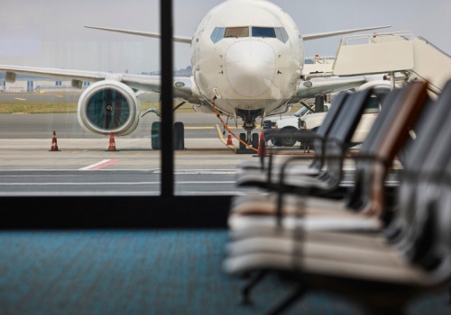 Lotniczy gigant zawiesza część lotów. Zmiany uderzą w pasażerów