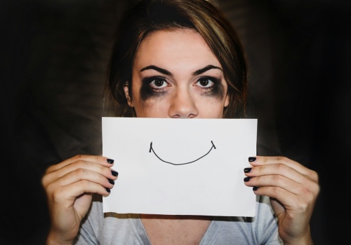 Wyrzucony z własnego mieszkania bez wyroku sądu. Tak działa nakaz opuszczenia lokalu