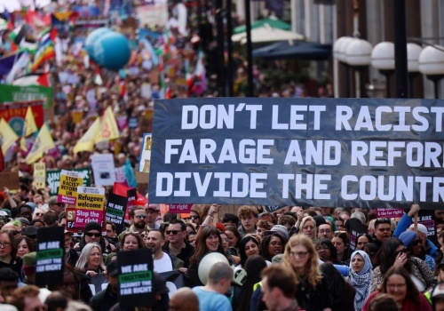 Potężna demonstracja w Londynie. Protestują przeciwko skrajnej prawicy