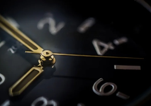 Zmiana czasu. Nie zapomnij przestawić zegarków