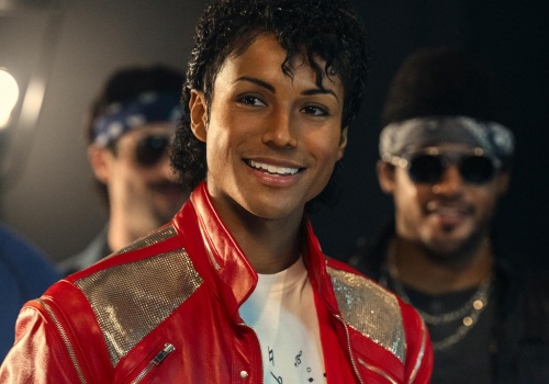 Król Popu wciąż na szczycie! Michael kusi tłumy, choć premiera dopiero przed nami