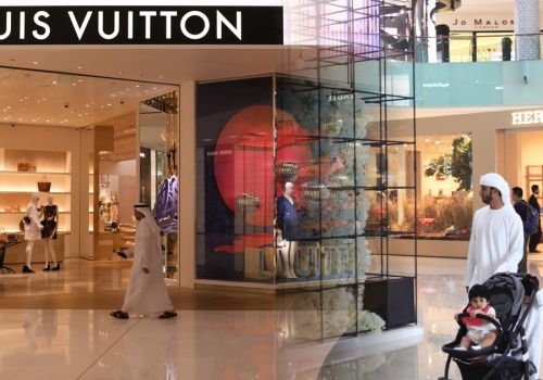 Wojna na Bliskim Wschodzie uderza w rynek dóbr luksusowych. LVMH, Hermès i Ferrari tracą miliardy