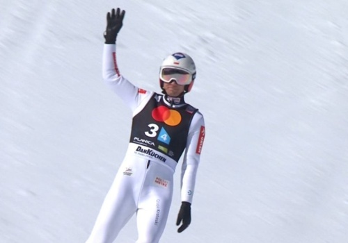 Piękne sceny w Planicy. Legendarny skoczek oddał hołd Stochowi