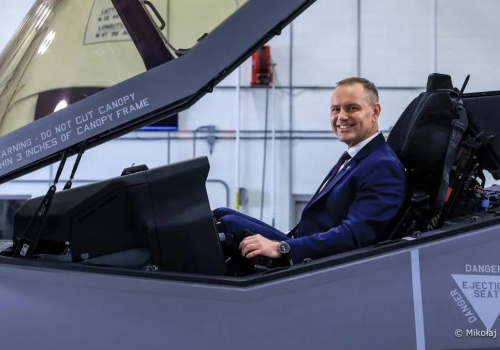 Wizyta prezydenta w fabryce F-35. Na jednym z myśliwców napisał: „Go to Poland”