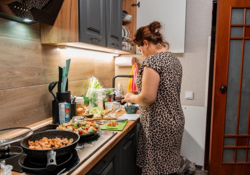 Zamówiła catering na święta. 