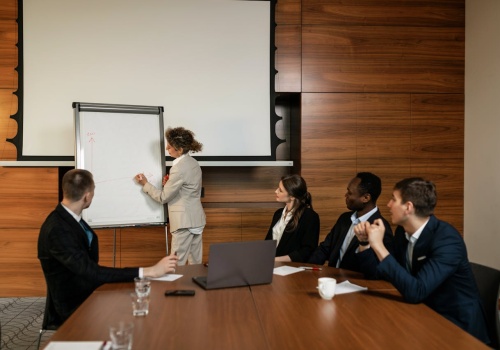 Korporacyjny bełkot niszczy firmy od środka. Tylko inteligentni pracownicy to widzą