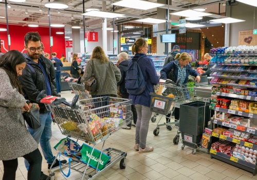 Niedziela Palmowa na zakupach. Sklepy otwarte dłużej