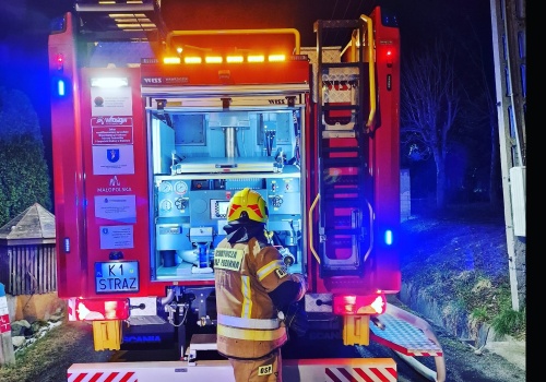 Wielka łuna nad miastem. Powodem był nocny pożar domu w Nowym Sączu