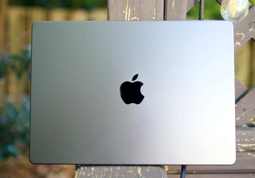 Apple nawaliło. SSD w nowych MacBookach przekraczają 100°C