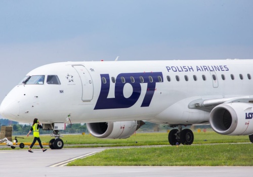Wybrali najlepsze linie lotnicze na świecie. LOT załapał się rzutem na taśmę