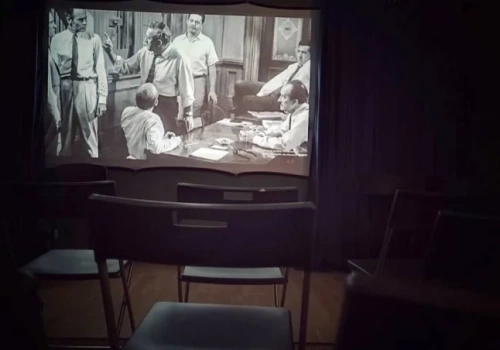 Absolutne kino! Zajrzeliśmy do piwnicy niepozornej kawiarni na Nadodrzu