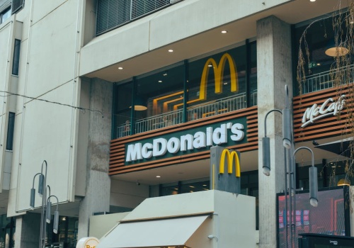 McDonald's wraca do Rosji? Sieć zaprzecza, spekulacje trwają
