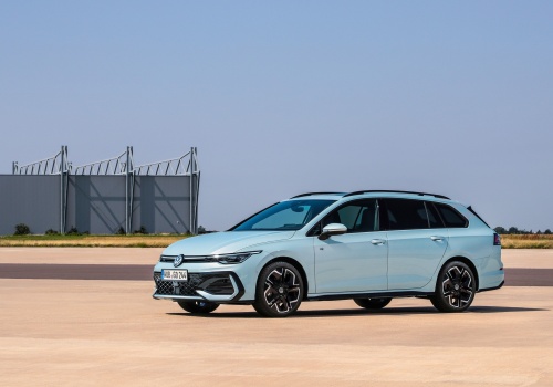 Używane z gwarancją hitem 2025 roku: Polacy wolą dopłacić za spokój i pewną historię