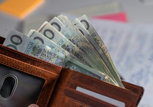 Banki nawołują do posiadania domowej rezerwy gotówki. Padają konkretne kwoty