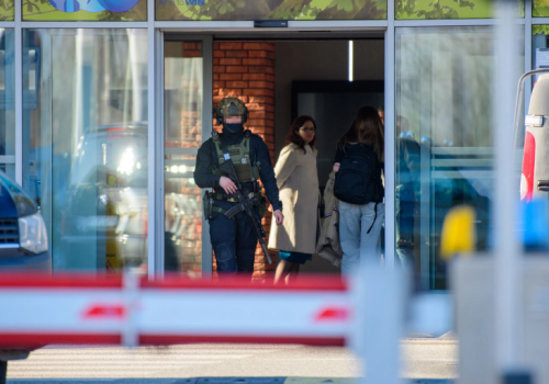 Strzelał w fabryce na Nowym Józefowie. Tłumaczy, że chciał popełnić samobójstwo