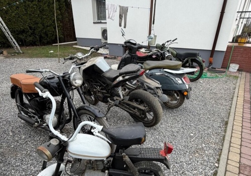 Gang włamywaczy terroryzował trzy województwa. Policja z Krakowa zatrzymała 5 podejrzanych o ponad 60 włamań