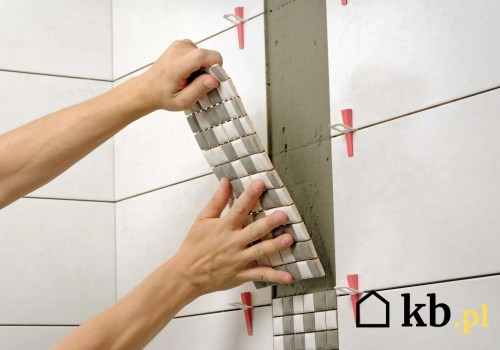 Skucie płytek 500 zł, hydraulika 3750 zł – gdzie znika budżet przy remoncie łazienki?