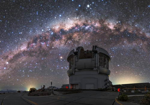 Astronomowie otrzymali laserowy sygnał z kosmosu. Obiekt, który go wysłał znajduje się 8 miliardów lat świetlnych stąd