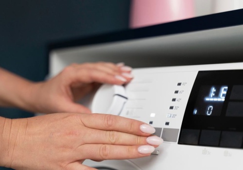 Te nawyki skracają żywotność pralki. Oto jak robić pranie, aby służyła przez długie lata