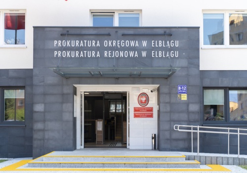 Zuchwały skok na złoto u jubilera. Sprawa trafiła do sądu