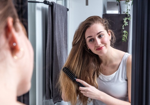 Tak myj włosy, jeśli chcesz by lśniły. Ważna jest także częstotliwość