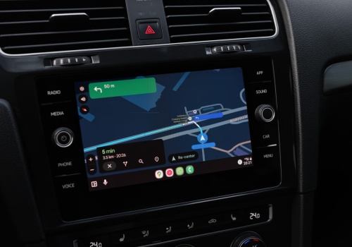 Google przyspiesza wdrażanie Gemini do Android Auto. Użytkownicy narzekają na „nadpobudliwość”