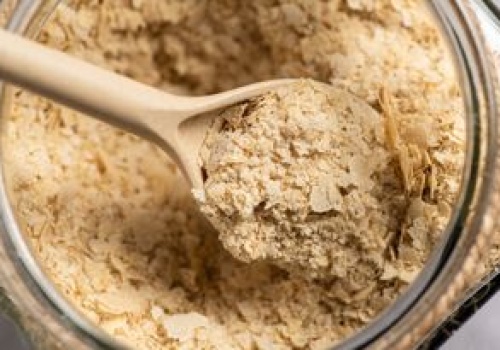 Wyglądają jak trociny, smakują jak ser. Niewielu wie, że to najzdrowsza przyprawa świata