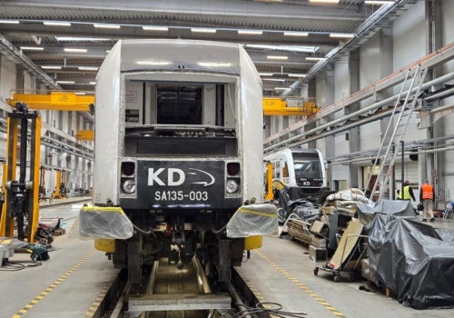 Koleje Dolnośląskie realizują pierwszą naprawę rewizyjną spalinowego pojazdu