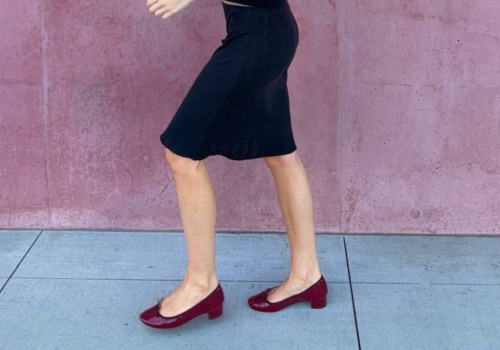 Ten kolor butów zaleje ulice - CCC wyprzedaje je za ułamek ceny. Rieker też przecenia