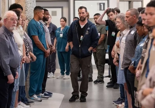 Zmiany w 3. sezonie The Pitt. Ta postać nie powróci!