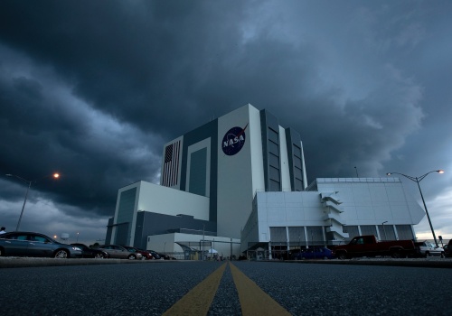 NASA wysłała astronautów na historyczną misję księżycową