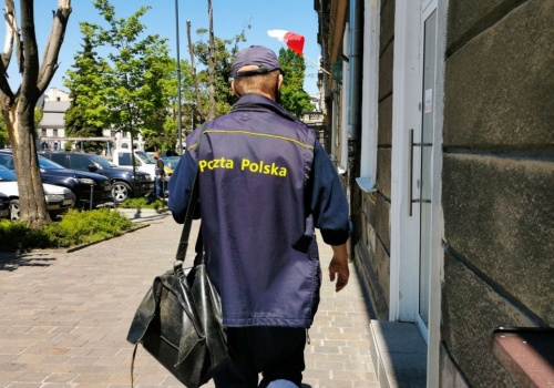 Paszport z dostawą do domu. MSWiA szykuje duże zmiany. 