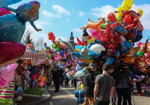 Pogoda w świąteczny weekend zaskoczy. Idzie ciepły front, potem nagłe ochłodzenie