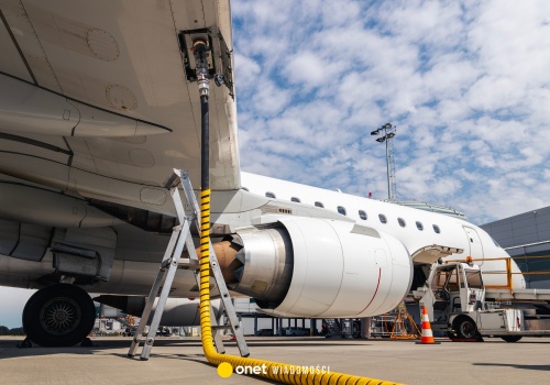 Główne węzły lotnicze Europy zagrożone brakiem paliwa. Pasażerowie już odczuwają skutki. Nadciąga poważny kryzys