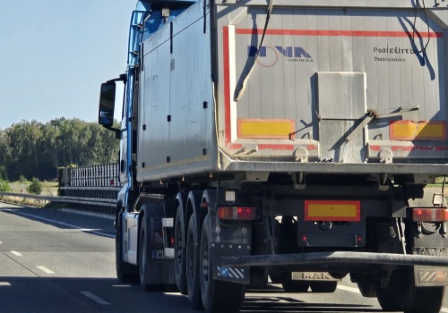 Zakazy jazdy dla ciężarówek w pierwszy weekend kwietnia 2026 roku