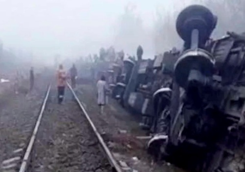 Rosja: 415 pasażerów w pociągu, który wypadł z torów! Wśród nich dzieci