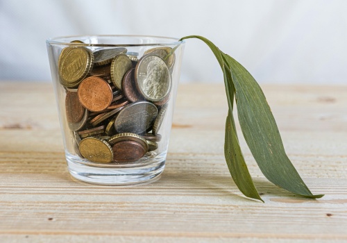 Wady lokat i kont oszczędnościowych mogą stać się ich zaletami. Szczególnie teraz