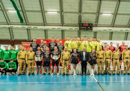 Trzecie miejsce bielskich strażaków w mistrzostwach futsalu