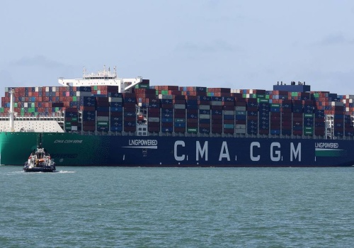 Zachodni kontenerowiec przepłynął przez Ormuz. Nadał komunikat