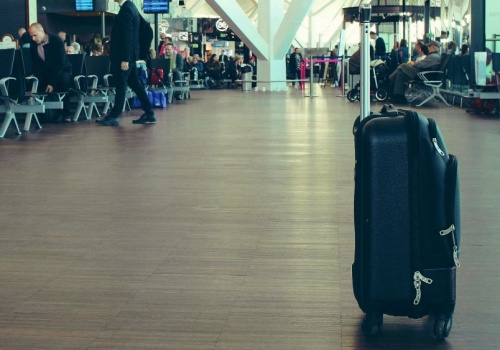 Witchen w potrzasku Trumpa. Przez jego wojnę ludzie przestali kupować walizki