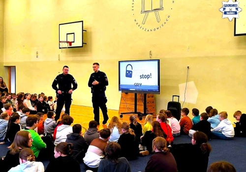 Spotkanie profilaktyczne dzielnicowych z uczniami w Krzyżanowicach