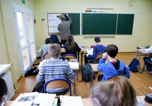 W szkole brakuje nauczycieli. 