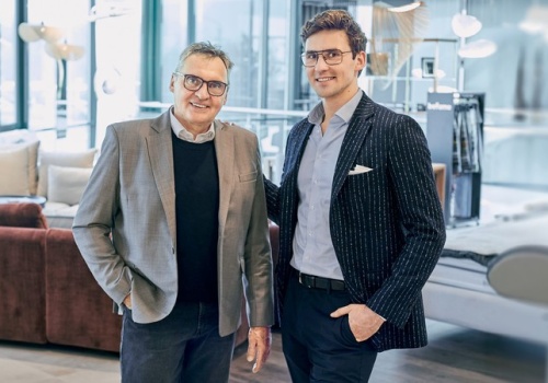 Rodzinny biznes zaczęli od kurnika, a pierwszy sklep miał 10 mkw. Dziś mają pięć showroomów i osiem własnych brandów