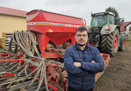 Nowy komputer i ISOBUS w 19-letnim siewniku. Precyzyjny siewnik za 95 tys. zł.